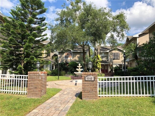 Building Photo - 6040 Scotchwood Glen