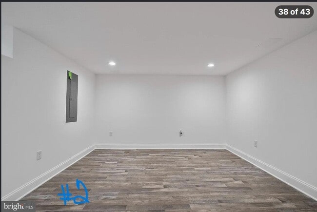 Building Photo - 500 N Lakewood Ave