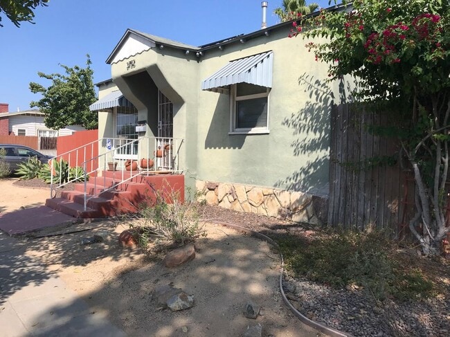 Building Photo - 3752 Meade Ave