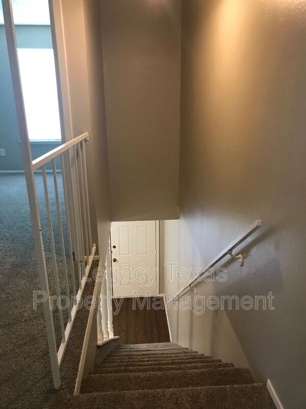 Building Photo - 1407 Courtney Pl