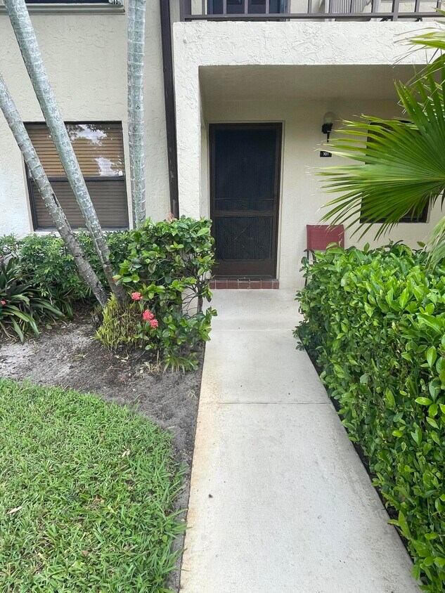 Foto principal - 4598 Lucerne Lakes Blvd E