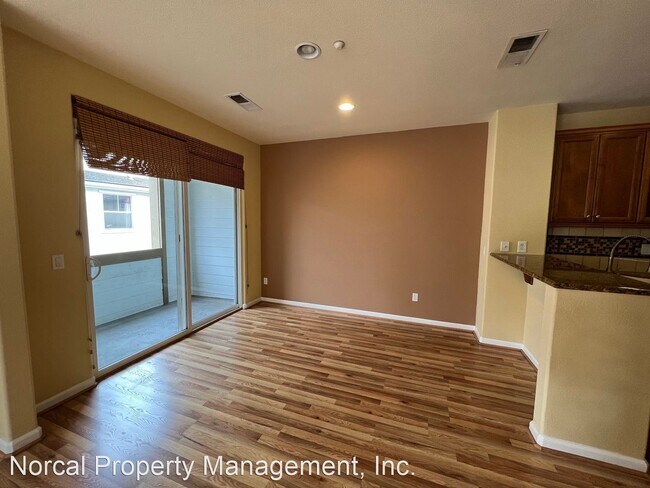Building Photo - 3 br, 2.5 bath House - 661 N Capitol Av