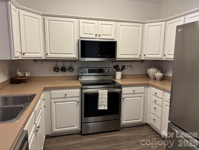 Foto del edificio - 1410 4th St Dr NW