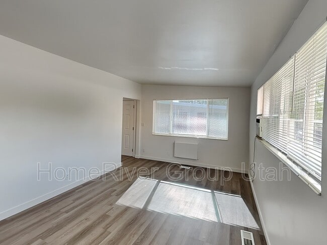 Building Photo - 1599 3970 S