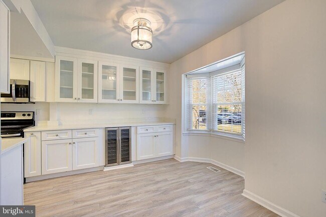 Foto del edificio - 1844 Sharwood Pl