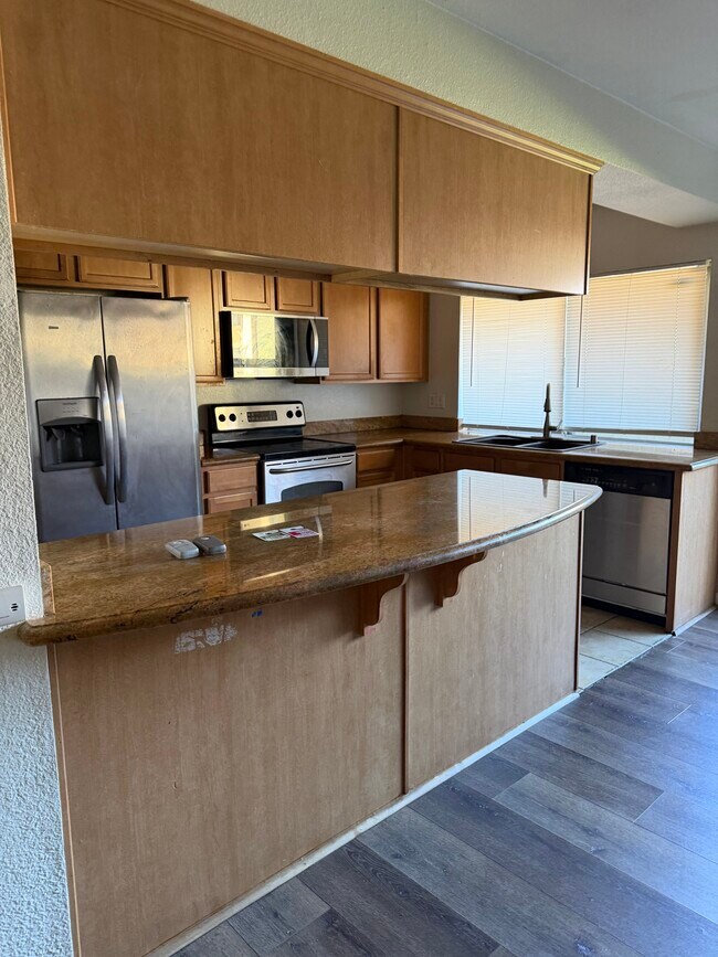 Foto del edificio - 615 Fredricks Ave