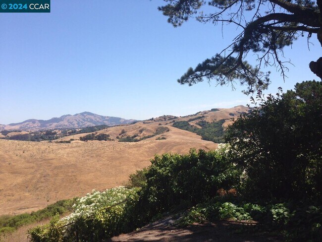 Foto del edificio - 269 Birchwood Dr