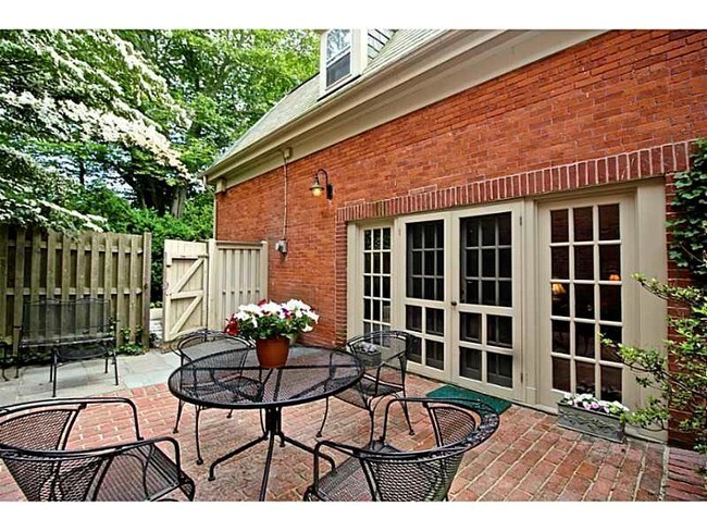 Building Photo - 434 Bellevue Ave