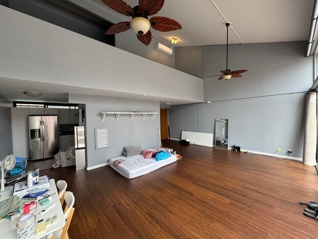 Living area - 1088 Bishop St