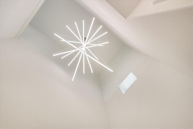 Building Photo - 253 Darley Oak Dr