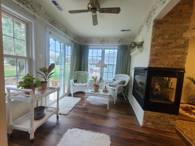 Photo - 8 White Stone Ct (Mount Laurel Township, NJ) House
