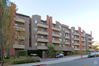 Savoy West Apartments Photo