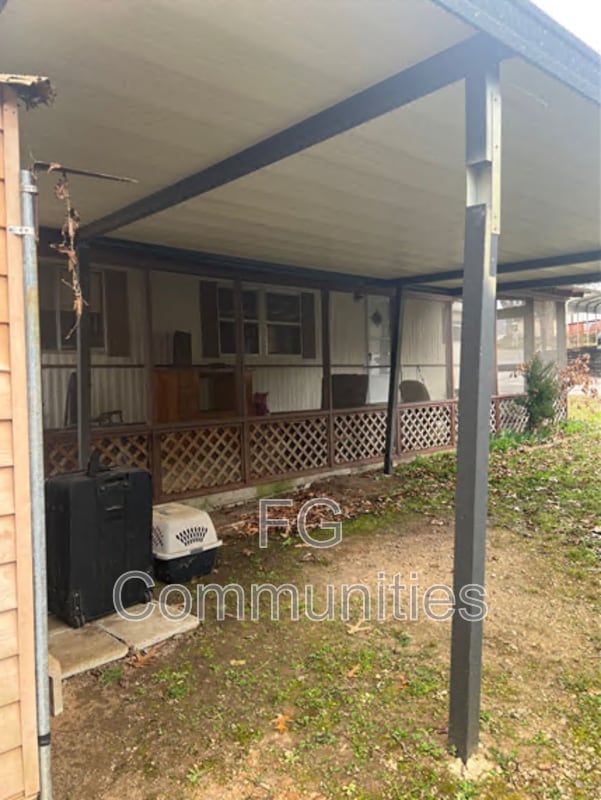 Building Photo - 3610 Highlands Rd