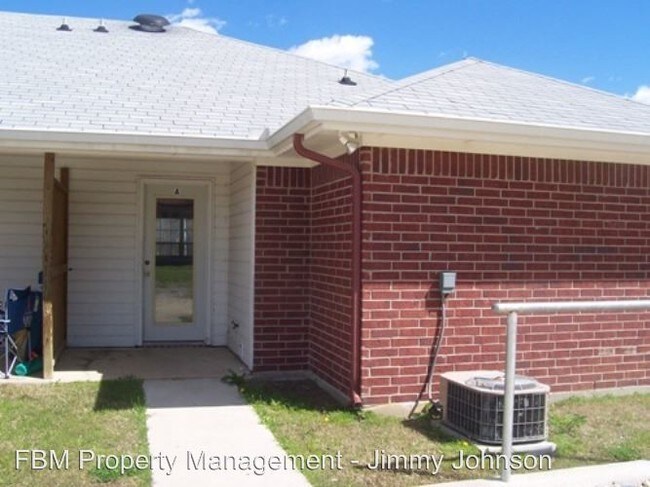 Foto del edificio - 302 N Dallas St