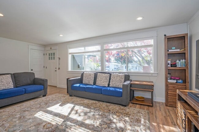 Building Photo - North Tacoma Beauty: Fully Remodeled & Minutes to Proctor + Ruston