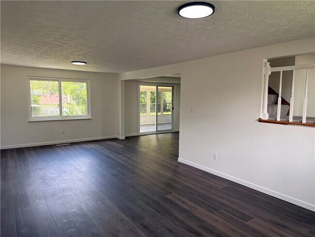 Foto del edificio - 6221 Longford Rd