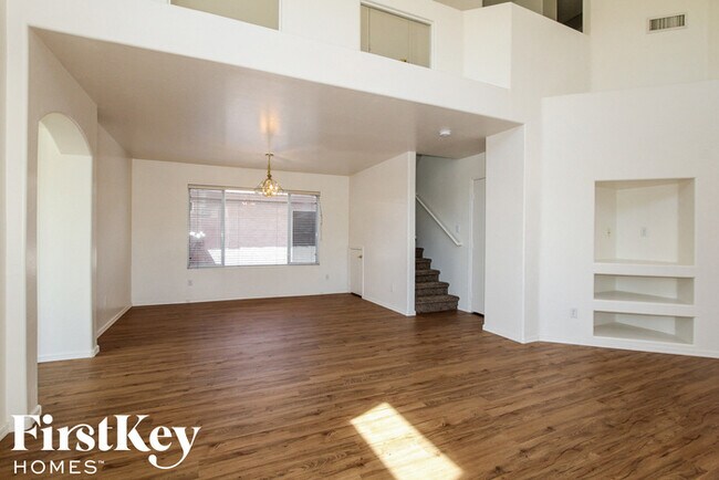 Foto del edificio - 16635 N 19th Pl