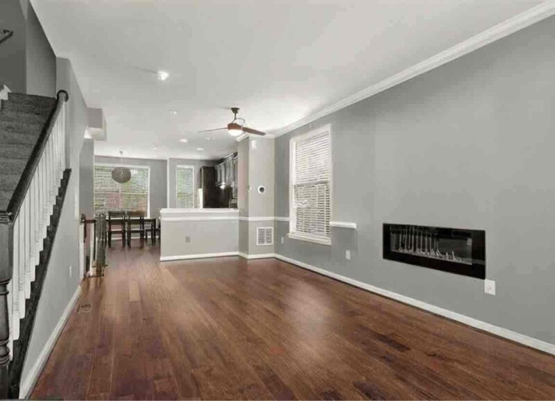 Primary Photo - 316 White Oak Way