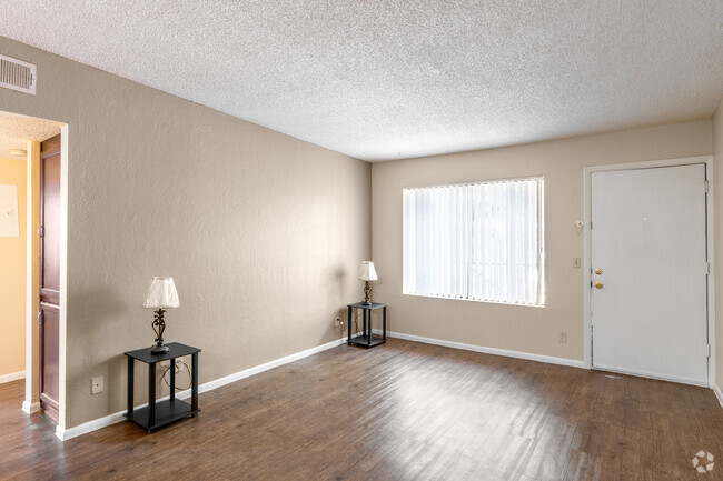 2BR, 1BA - 675SF - Living Room - Album Park Apartments