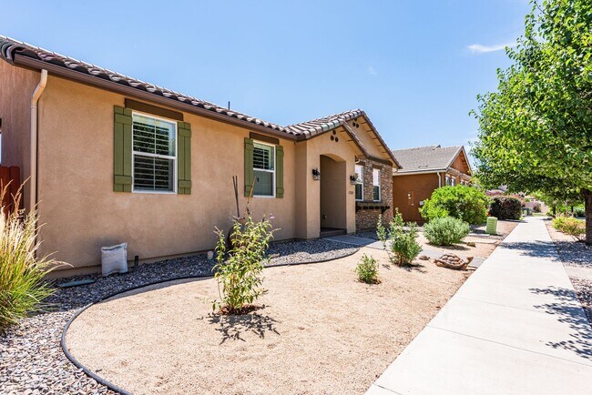 Building Photo - Upgraded 3 bed 2 ba 1862 sq. ft. w/ 2 car ...