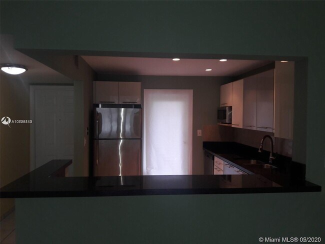 Building Photo - 5950 Del Lago Cir
