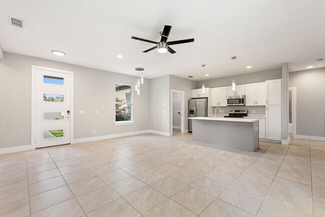 Foto del edificio - Newly Built Home!  Modern, energy efficien...