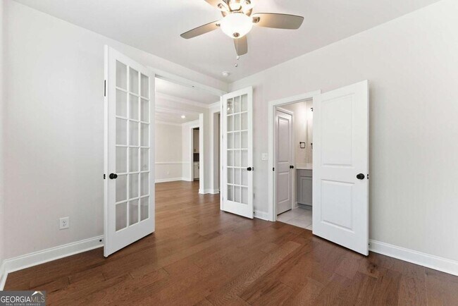 Foto del edificio - 5004 Bellmoore Park Ln