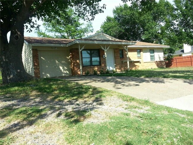 Foto del edificio - 2712 W Rochelle Rd