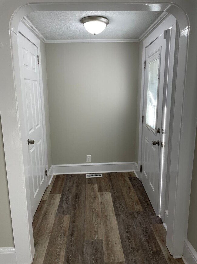 Foto del edificio - 2 BED 1 BATH HOME