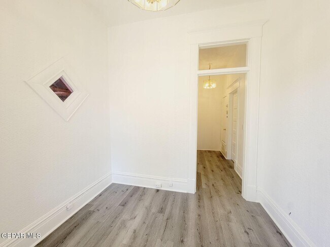 Foto del edificio - 1928 Arizona Ave