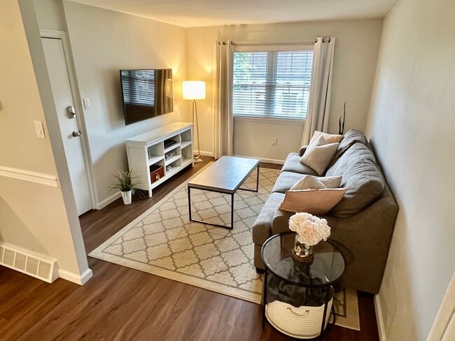 Living Room - 2407 David Dr