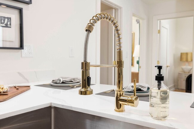 Interior Photo - Ilion