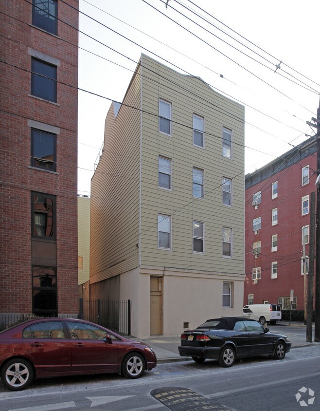 Primary Photo - 301 Grand St