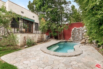 Building Photo - 312 S El Camino Dr