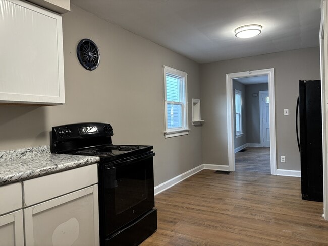 Foto del edificio - 1223 Campbell Ave