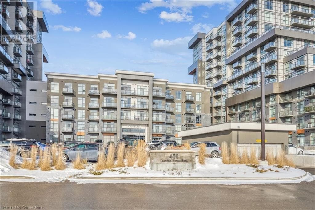 Photo principale - 450 Dundas St E