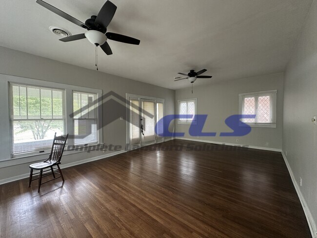 Foto del edificio - 1301 S 9th St