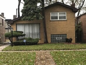 8610 S Wabash Ave