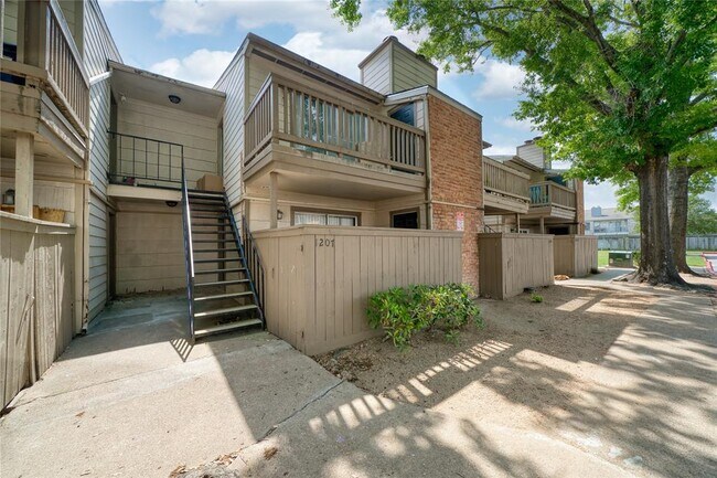 Building Photo - 6001 Reims Rd