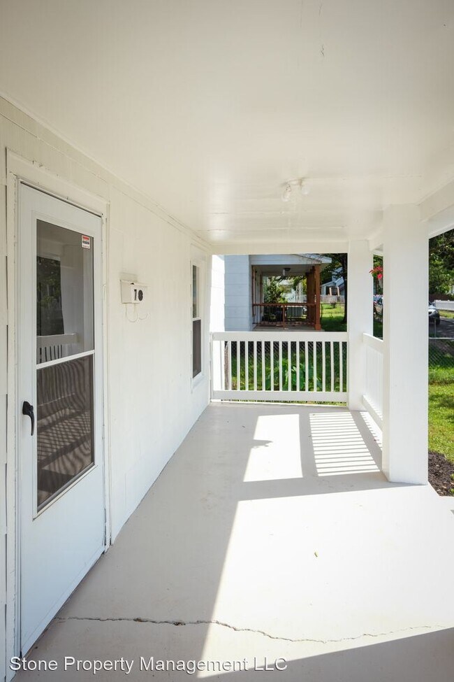 Foto del edificio - 1 br, 1 bath House - 7 Welch Street