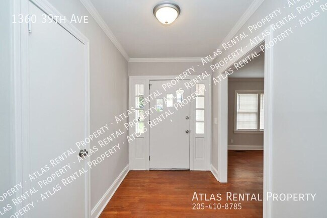 Building Photo - 1360 39th Ave E