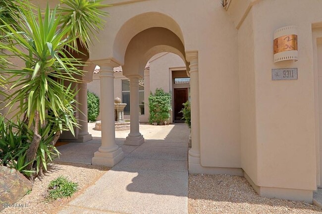 Building Photo - 9311 E Cavalry Dr