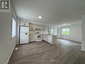 Building Photo - 119 HighRiver Trl