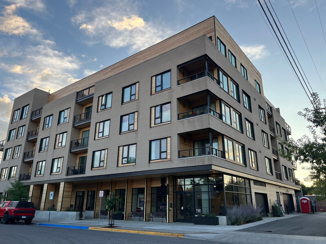 Primary Photo - 116 N Bozeman Ave