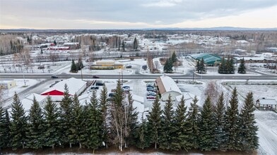 Building Photo - 350 S Santa Claus Ln