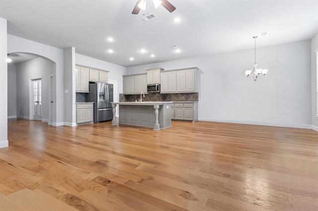 Foto del edificio - 16613 Dry Creek Blvd