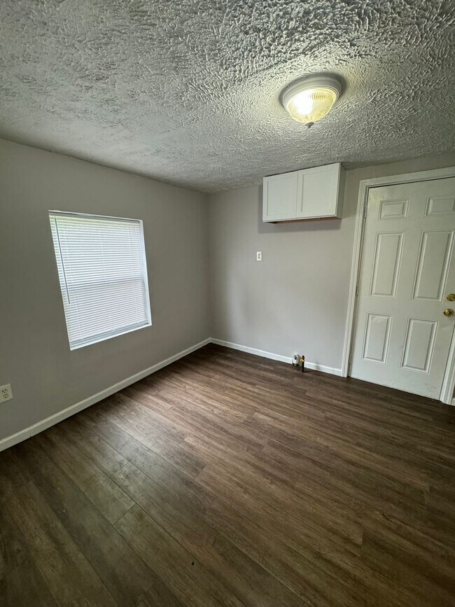 Foto del edificio - 1336-1338 W 32nd St