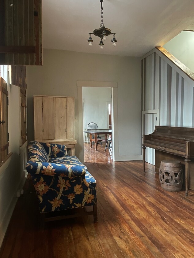piano room - 217 S Clay St