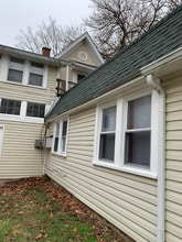 Building Photo - 115 Sycamore St Building Photo - 115 Sycamore St