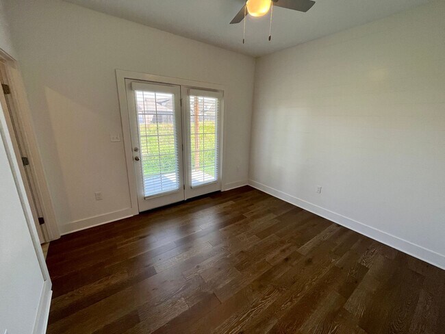 Building Photo - 3850 W Somerville Ln